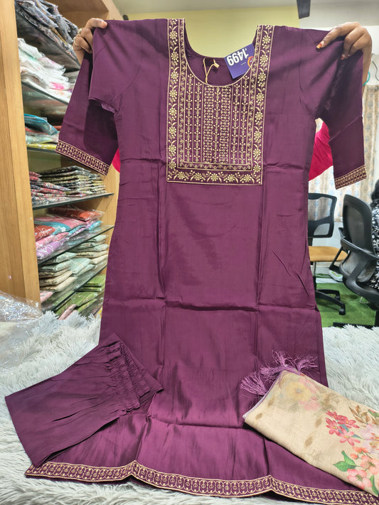 Box Neck Pattern Roman Straight Cut Set
