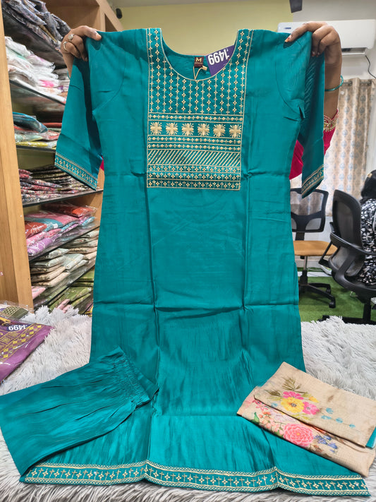 Box Neck Pattern Roman Straight Cut Set