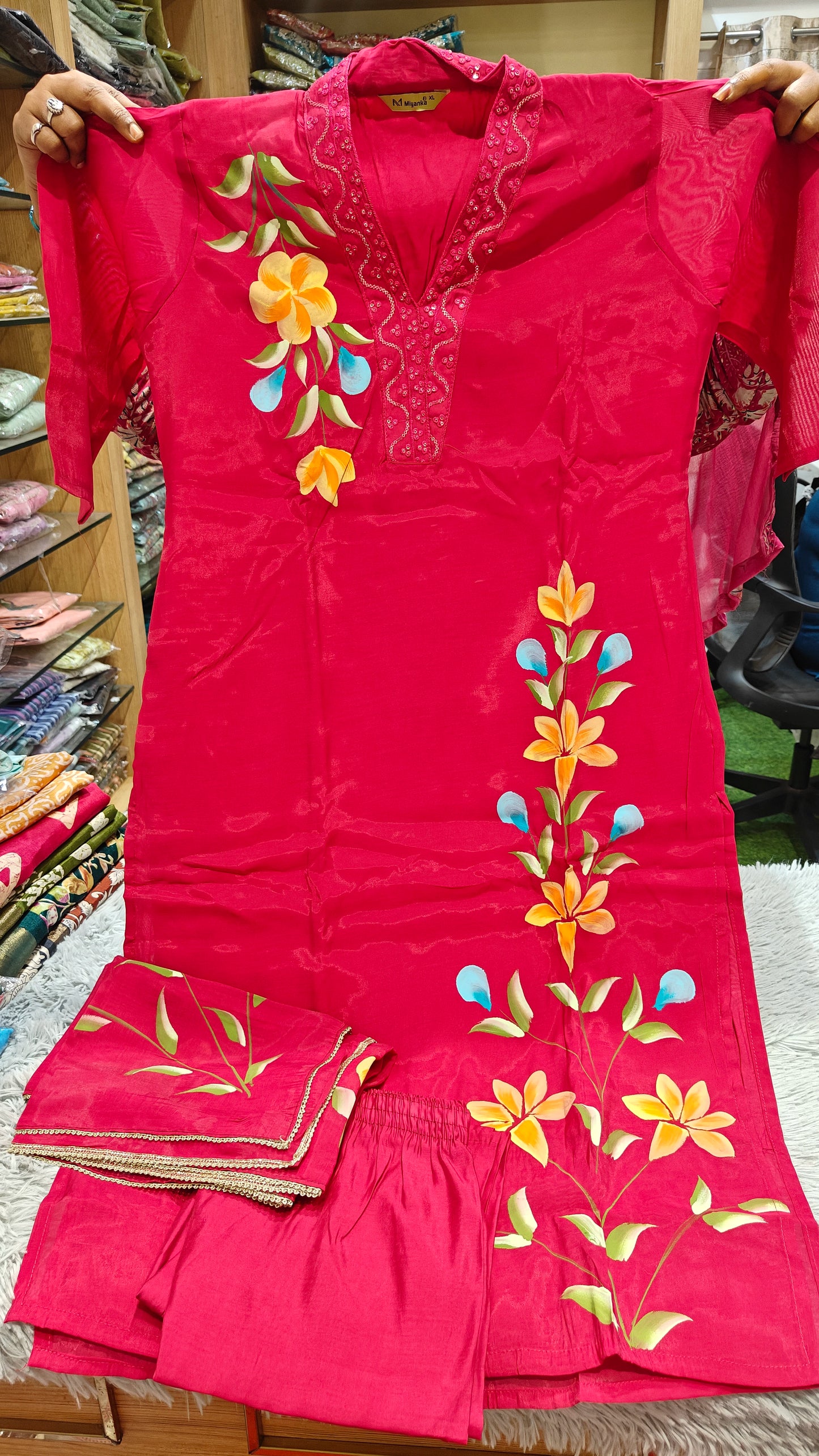 Collar Neck Brush Paint Kurti Set