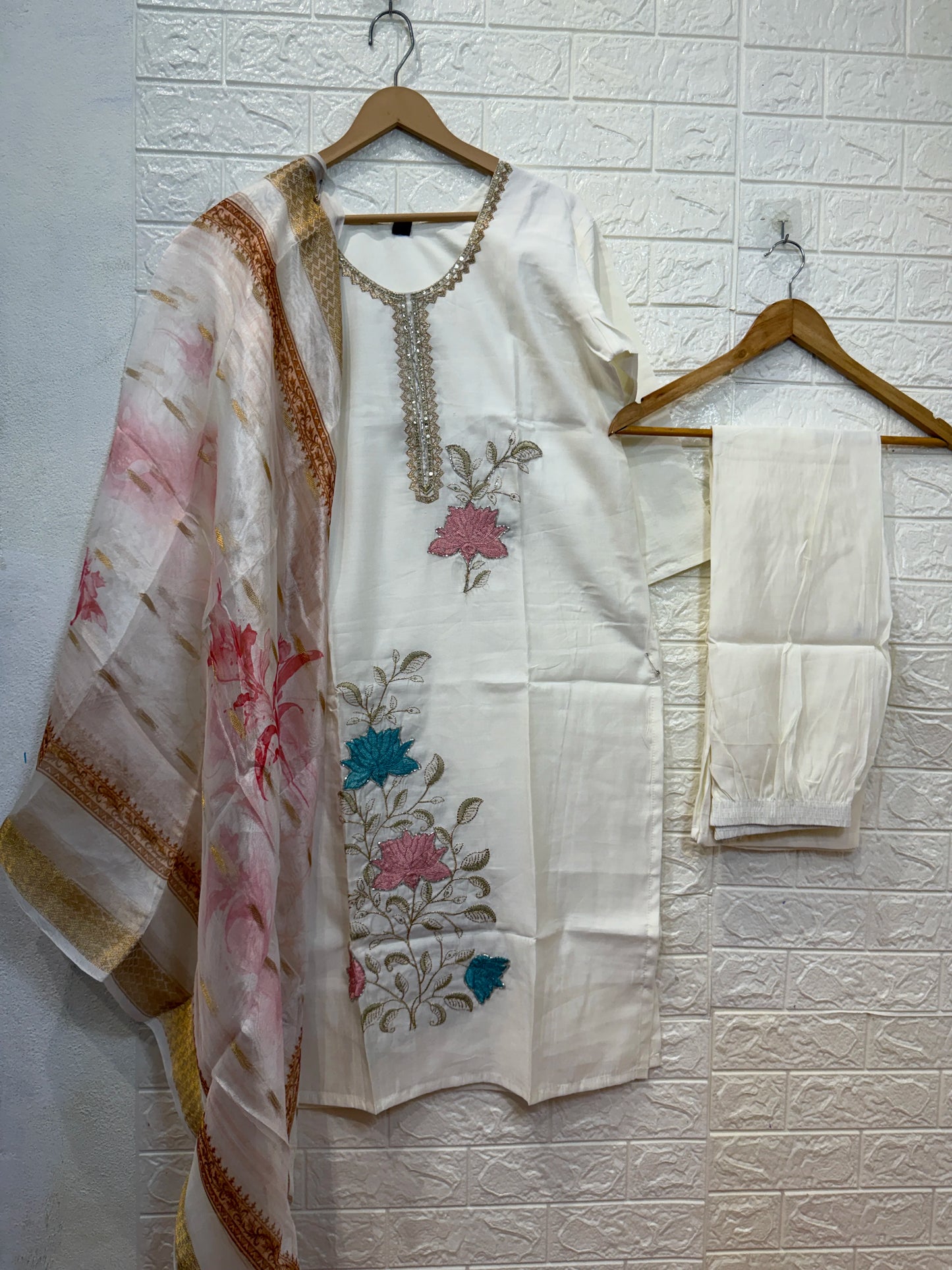 ROMAN SILK HAND WORK 3 PIECE SET