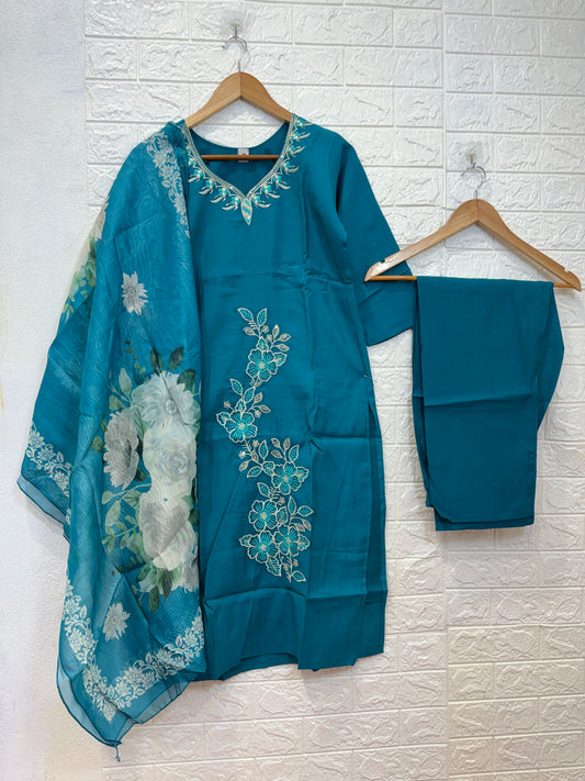 Roman Embroidery 3 Piece Set