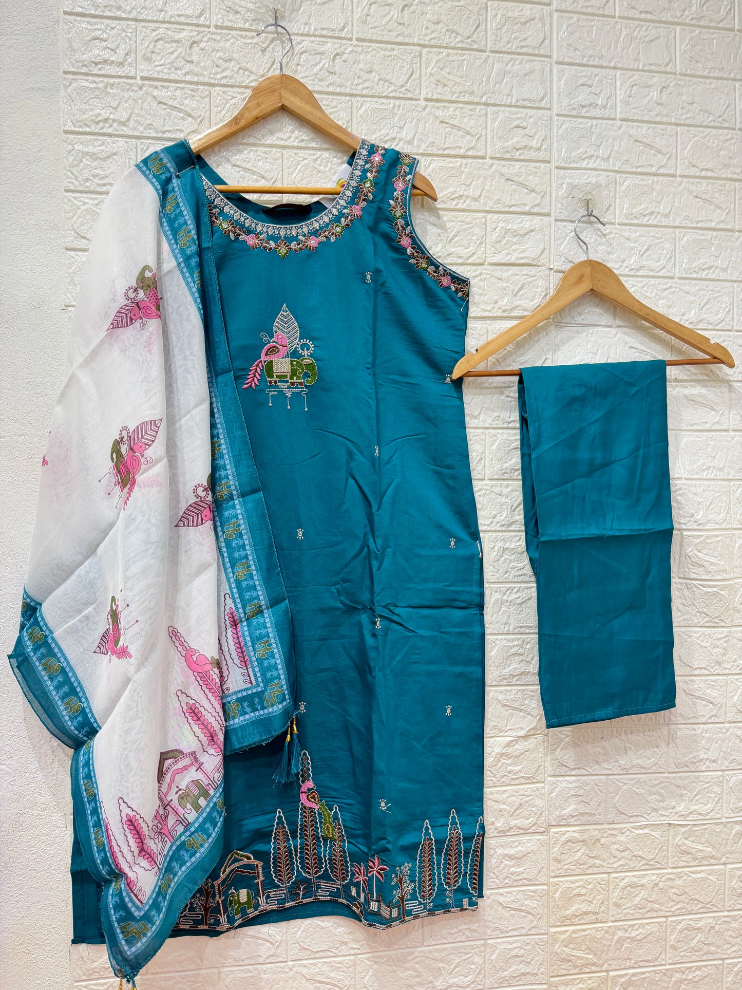 Elephant Theme Roman Silk 3 Piece Set