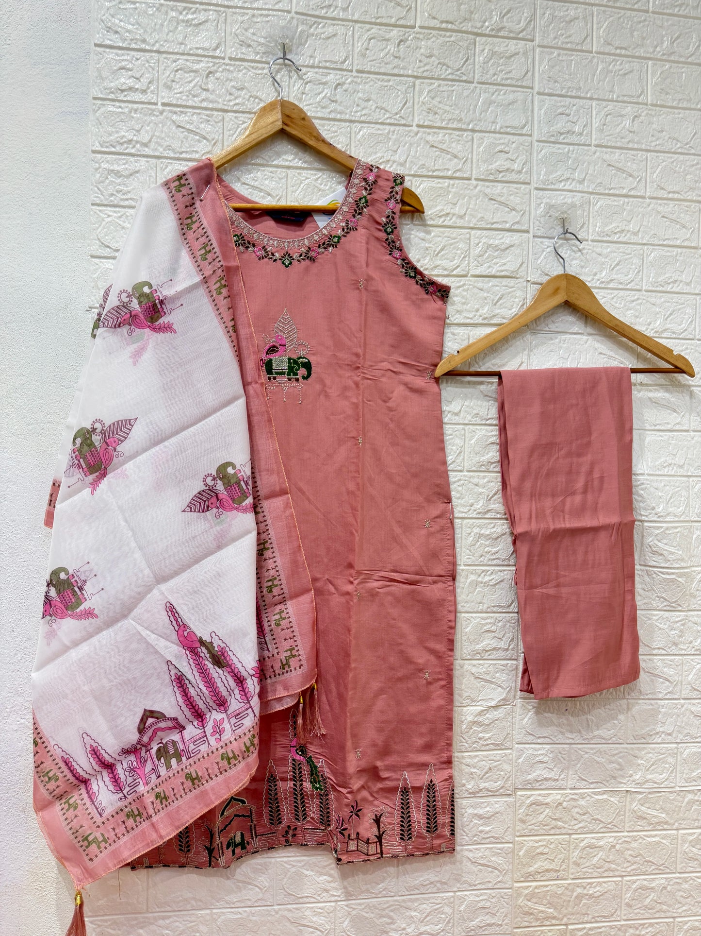 Elephant Theme Roman Silk 3 Piece Set