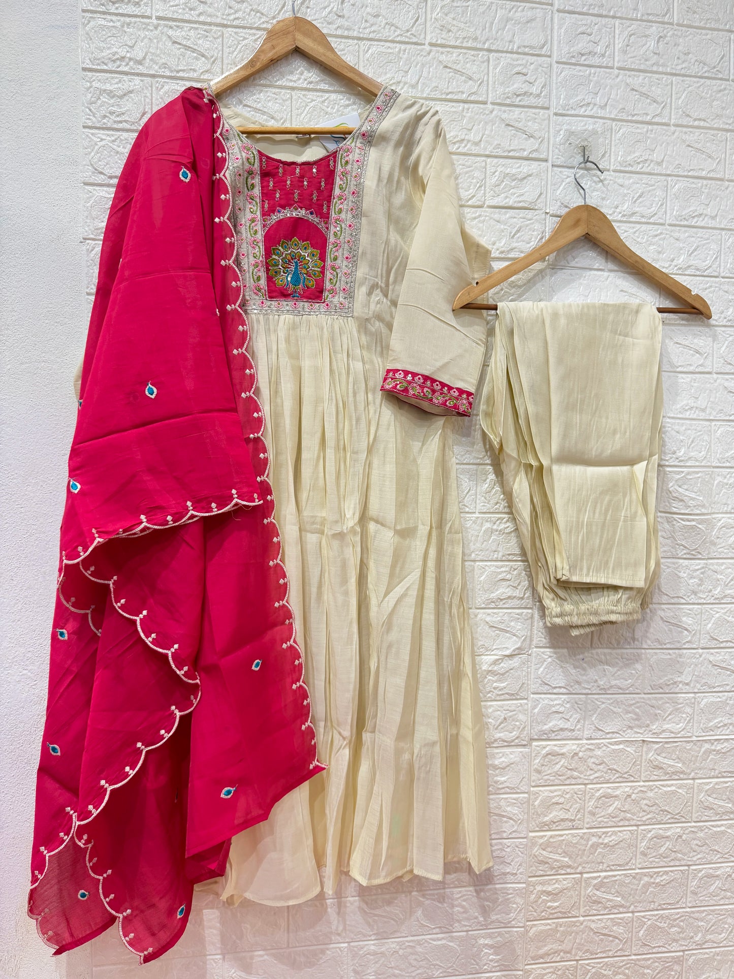 Peacock Mul Chanderi Embroidery 3 Piece Set