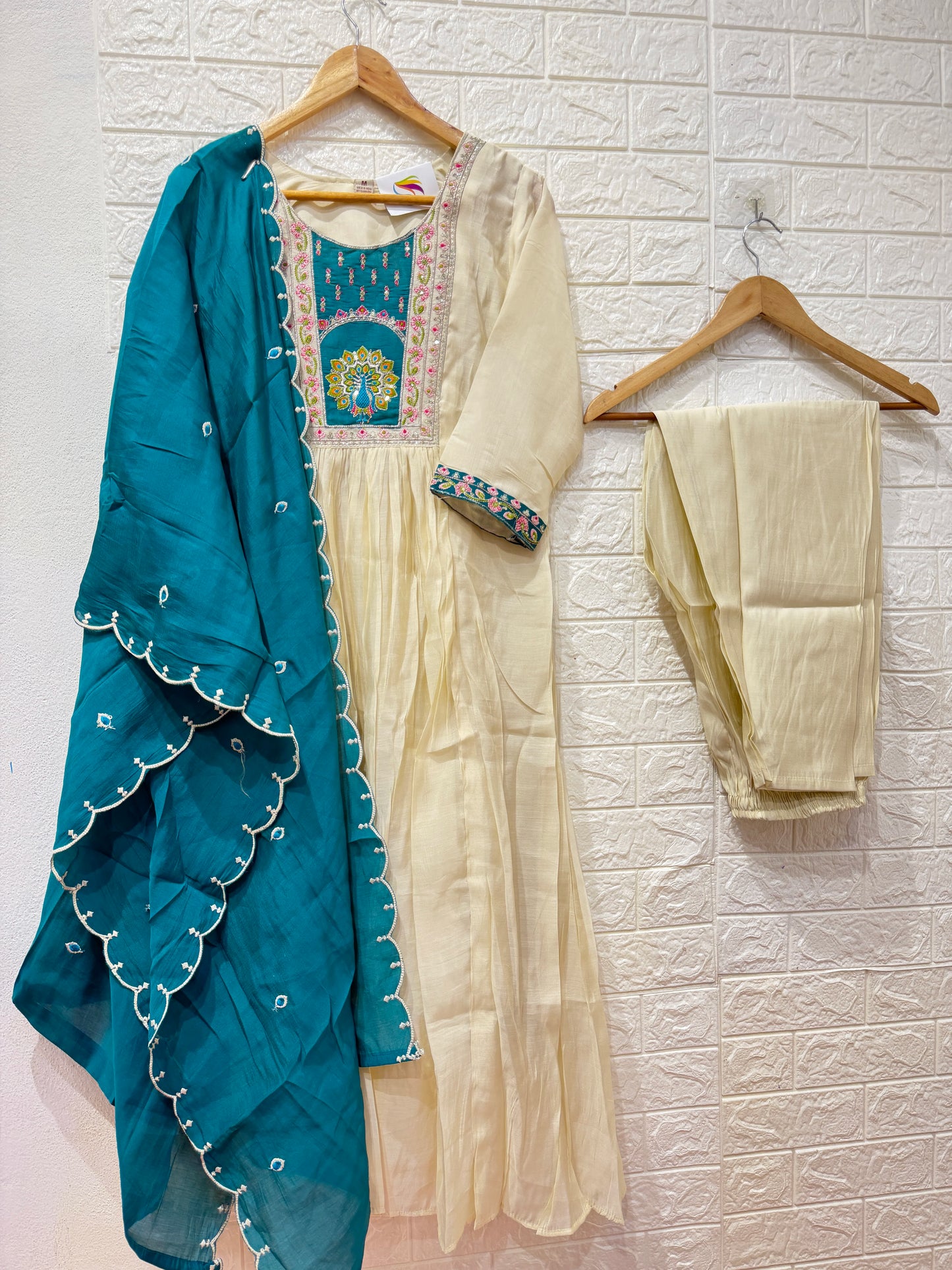Peacock Mul Chanderi Embroidery 3 Piece Set