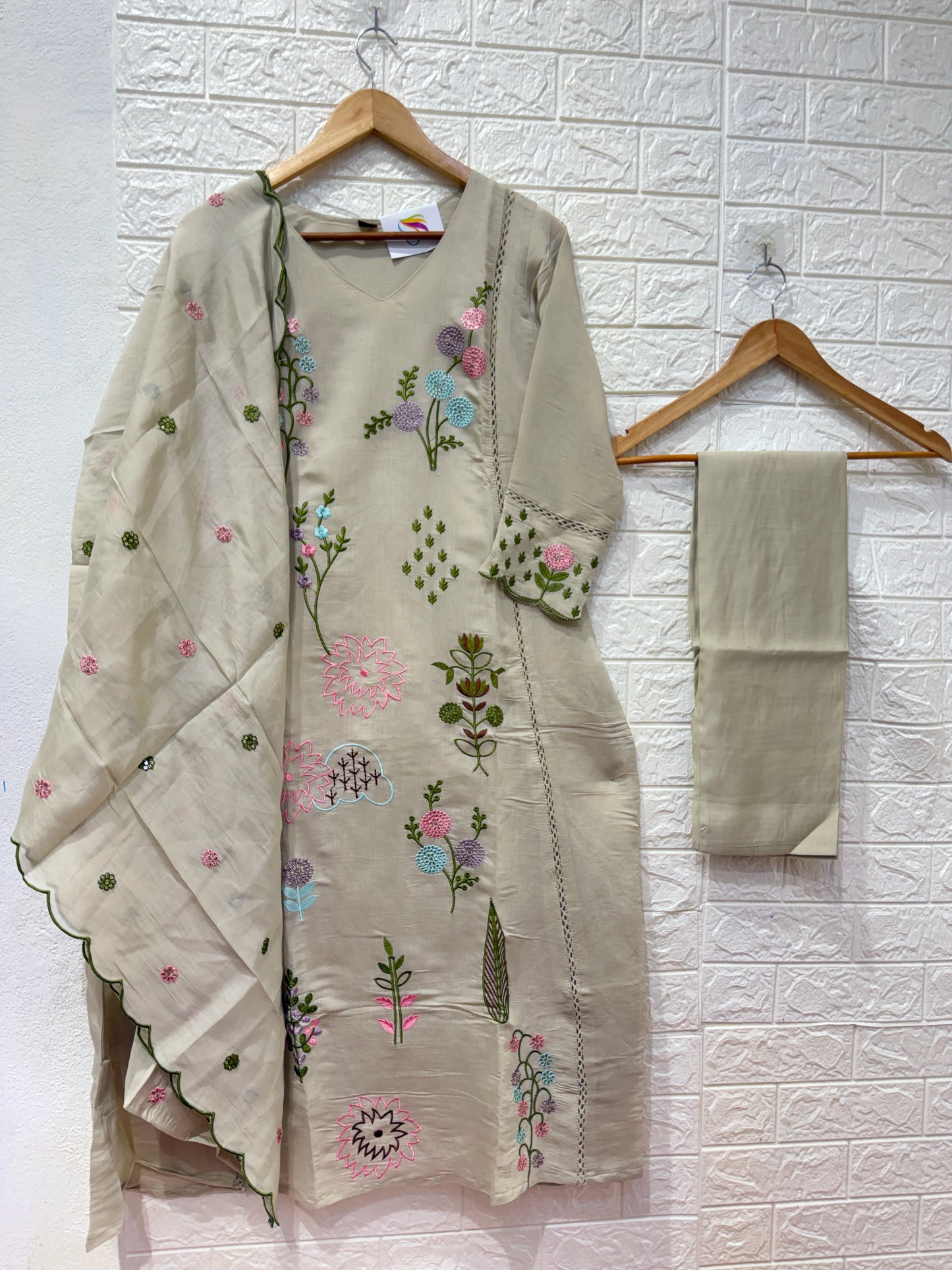 Trending Mul Chanderi Thread Work 3 Piece Set