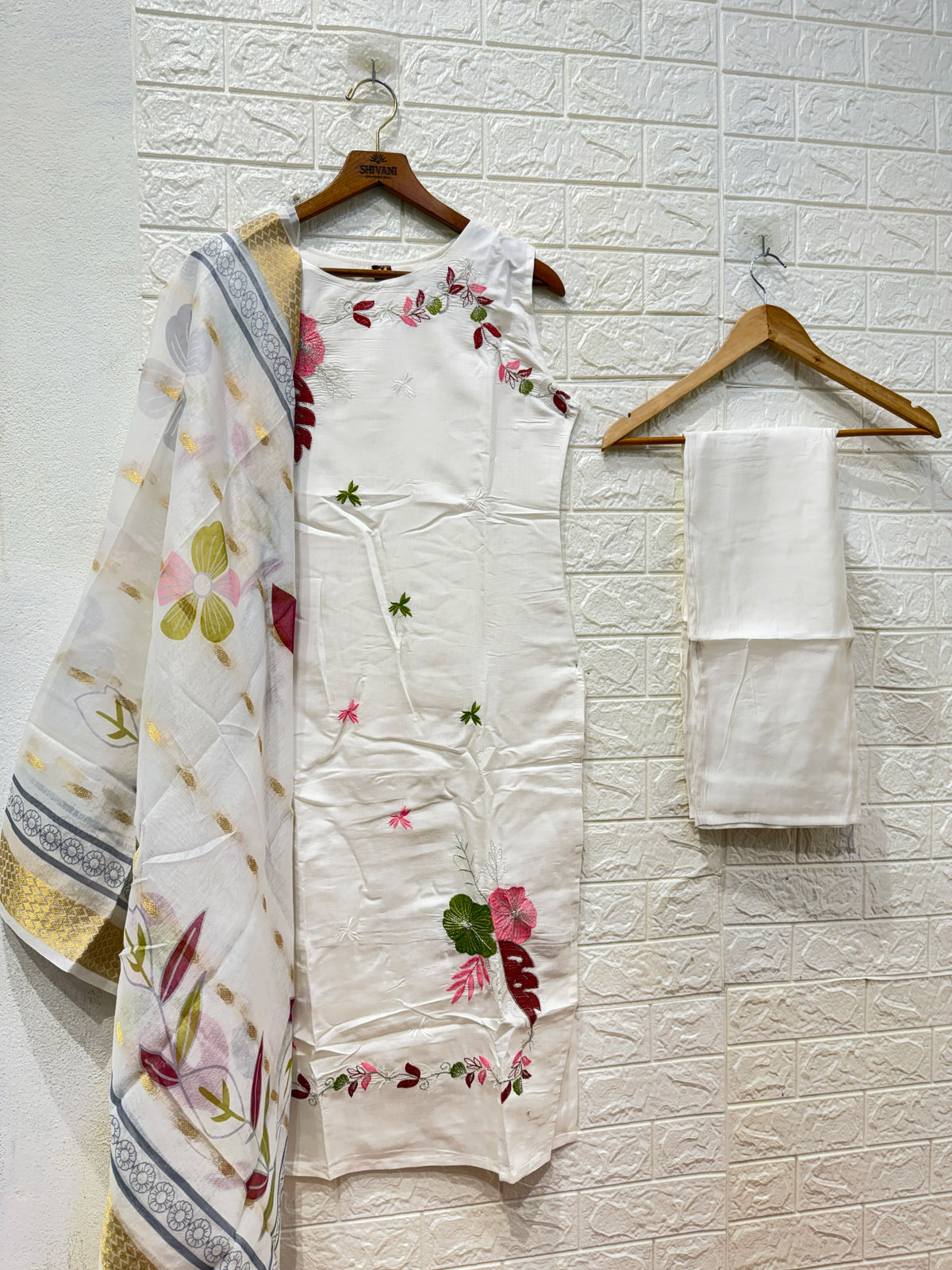HIT DESIGN ROMAN SILK EMBROIDERY WORK 3 PIECE SETS