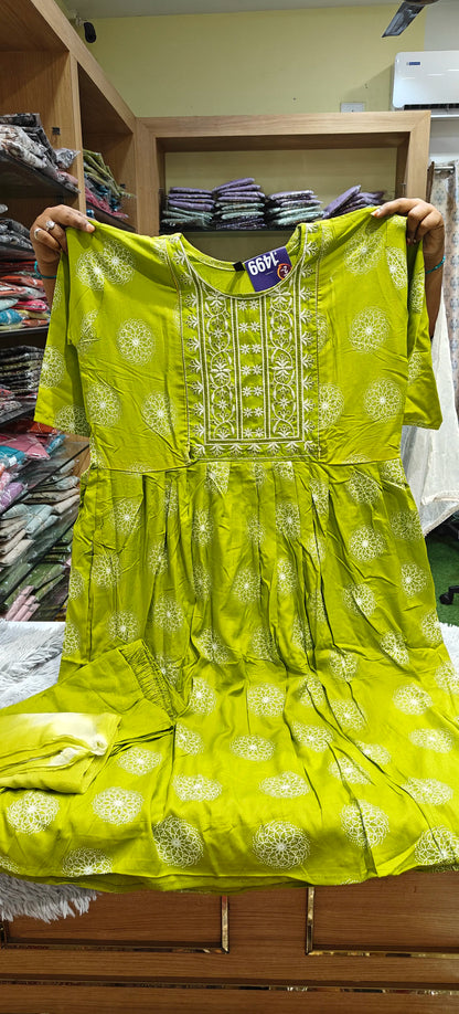 Leaf Feeding Printed Umbrella 3 Piece set Kurti