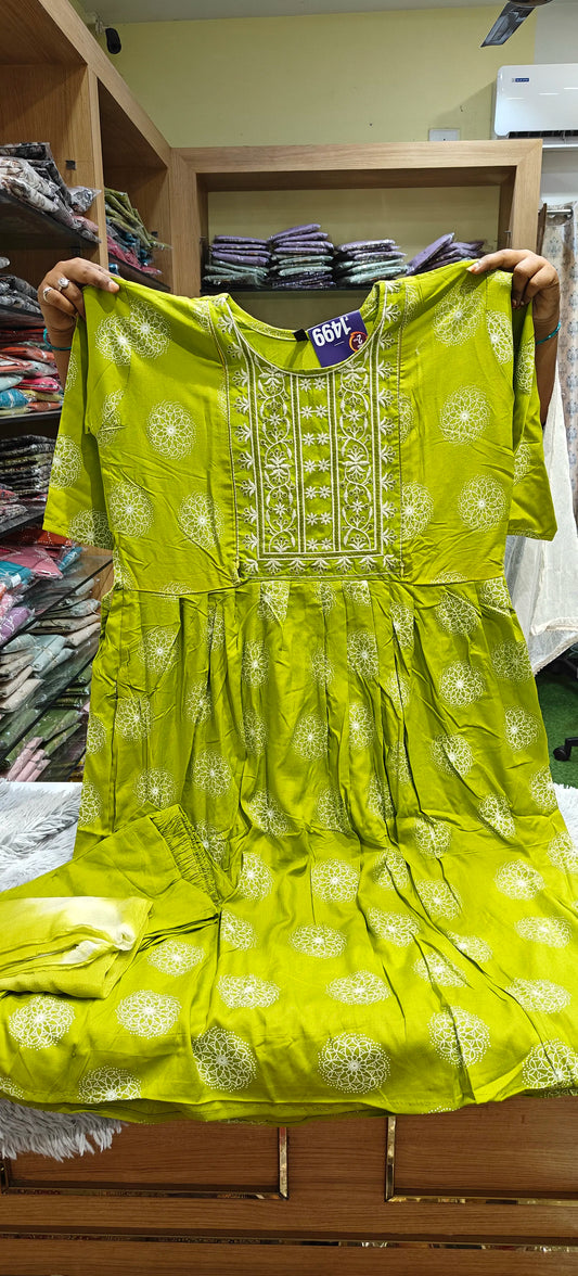 Leaf Feeding Printed Umbrella 3 Piece set Kurti