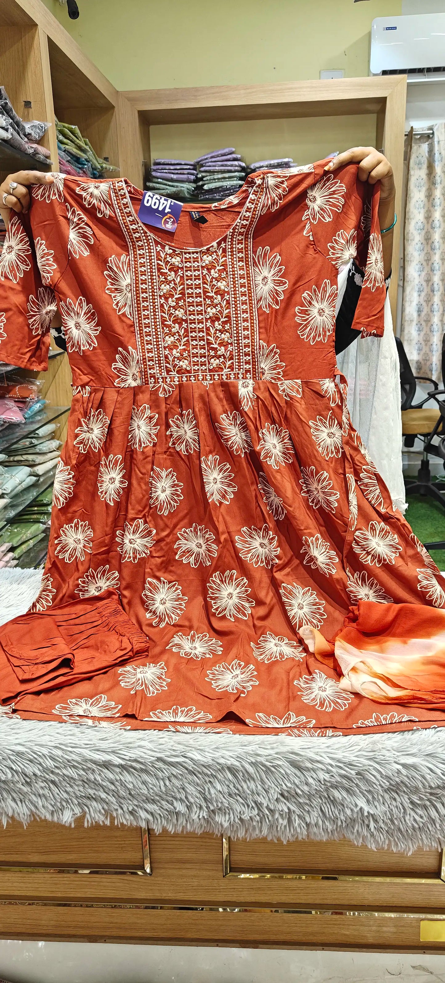 Leaf Feeding Printed Umbrella 3 Piece set Kurti