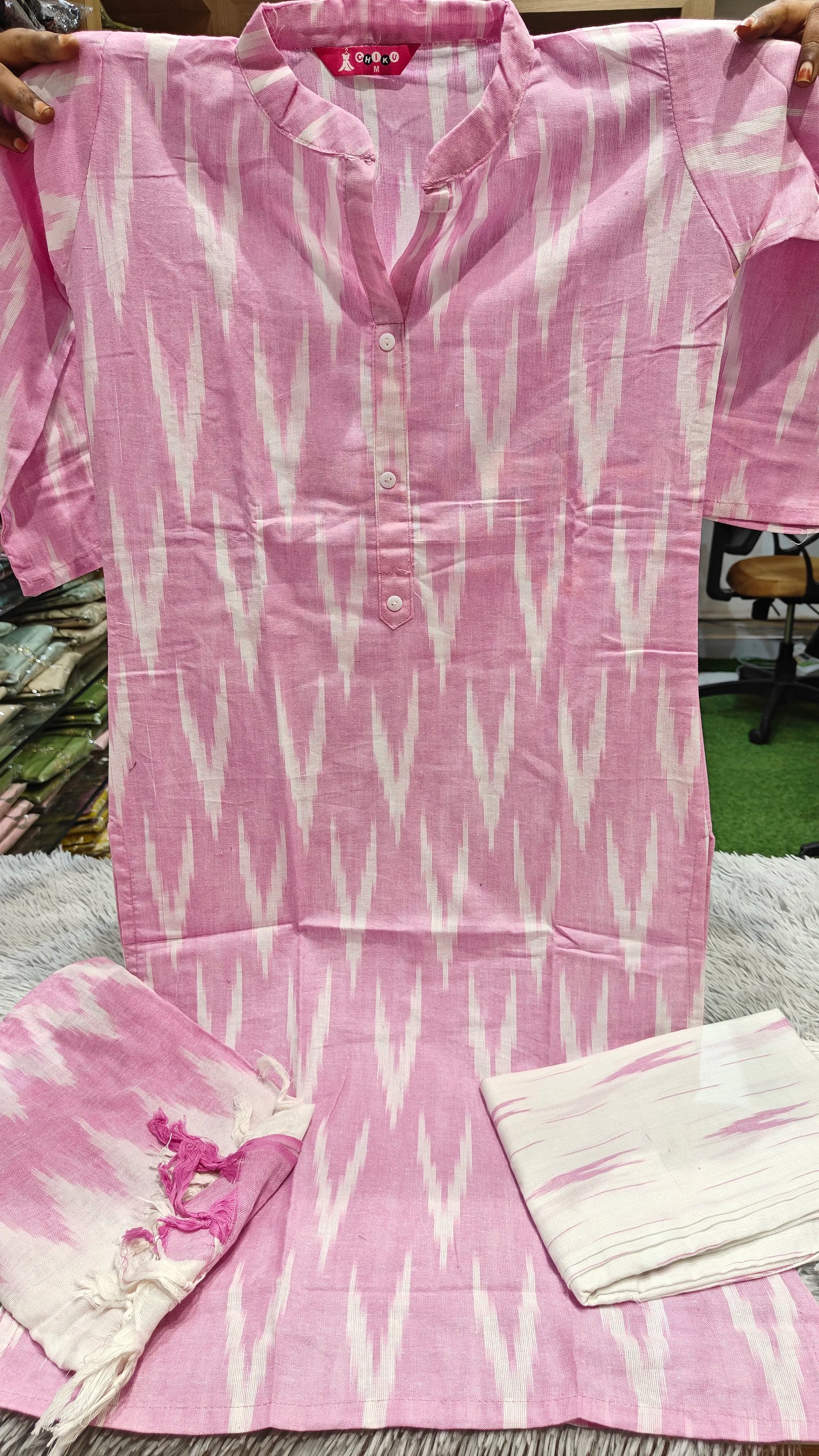 Lenin Ikkat Kurti Set