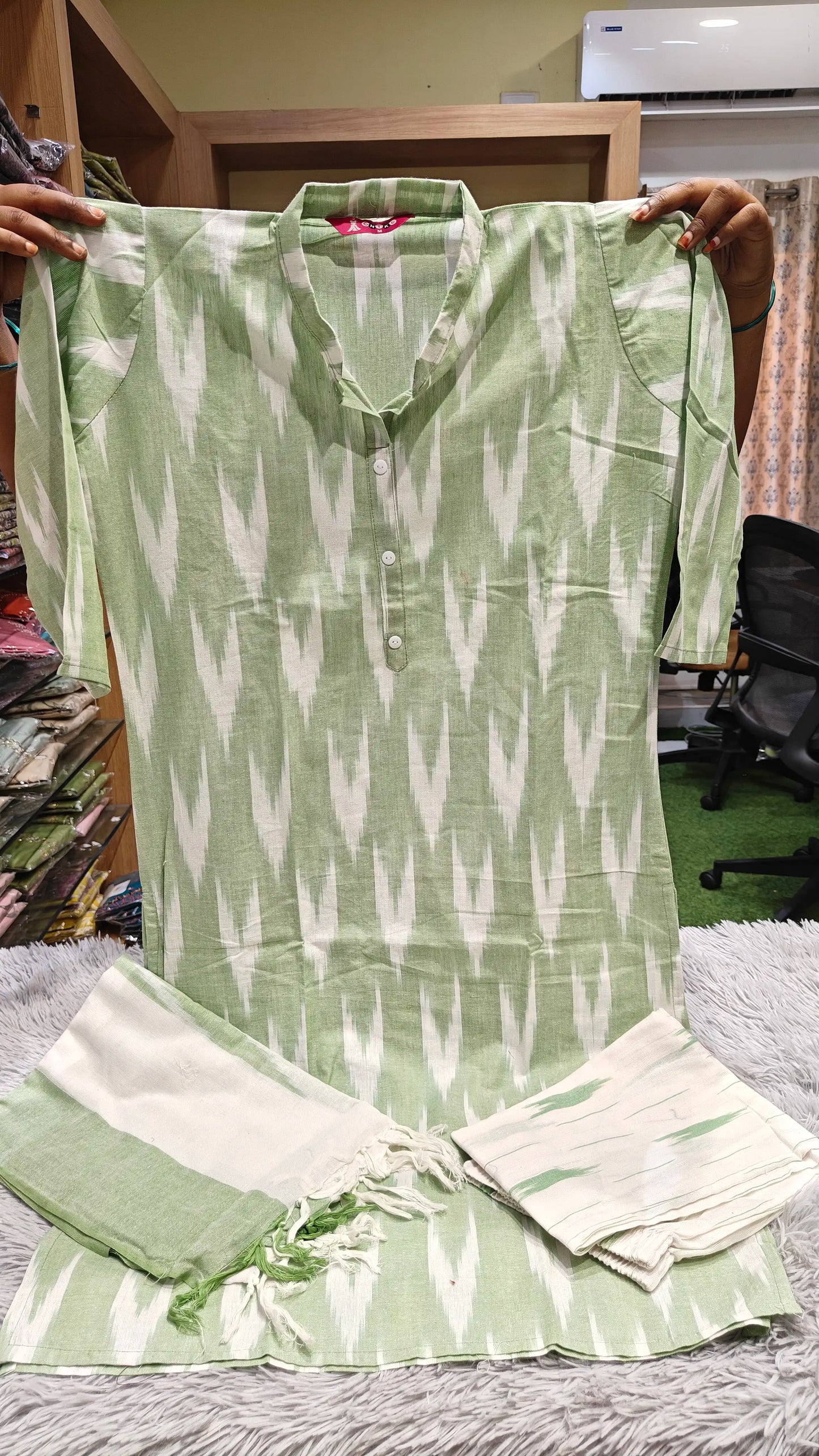 Lenin Ikkat Kurti Set