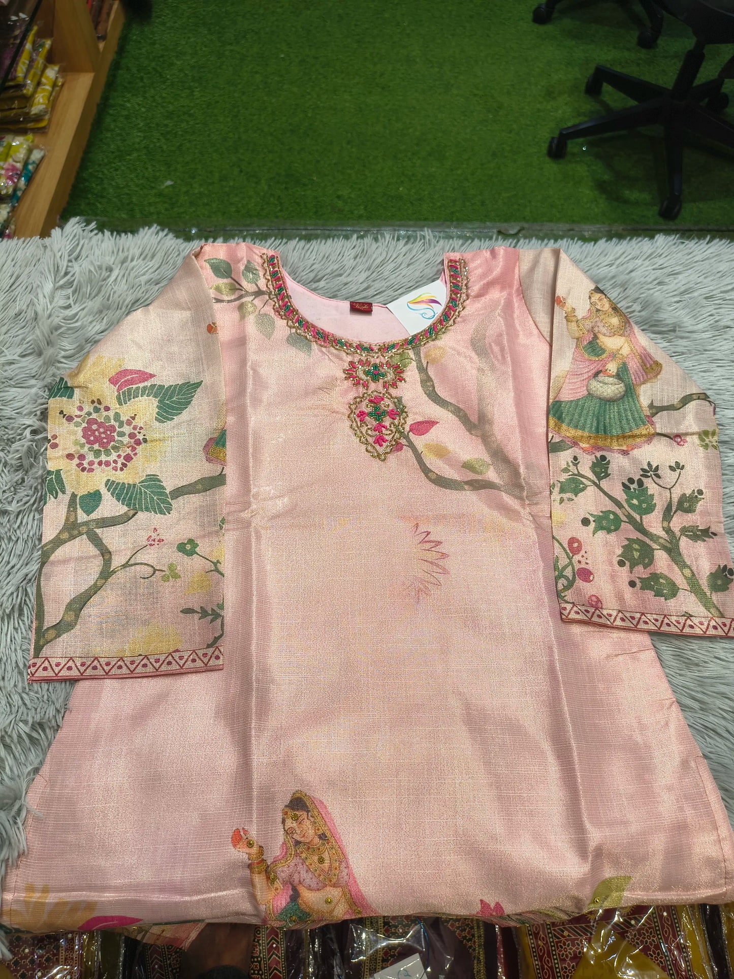 Love Shimmer Fabric Kurti Set